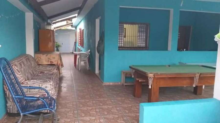 Casa com piscina e lago para pesca