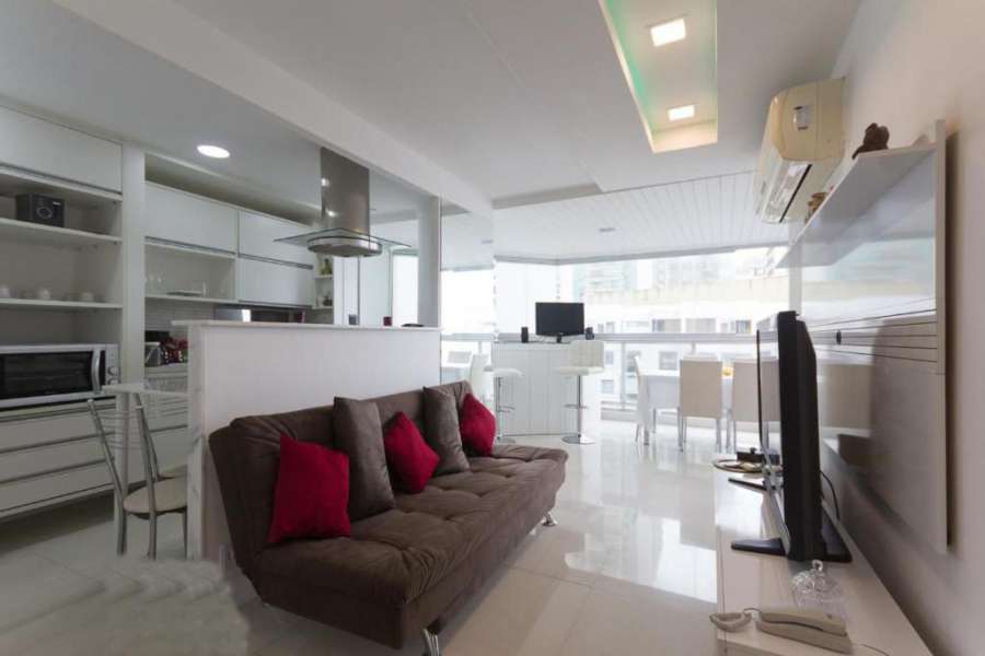 APTO. COM LINDA VISTA POSTO 5 BARRA DA TIJUCA