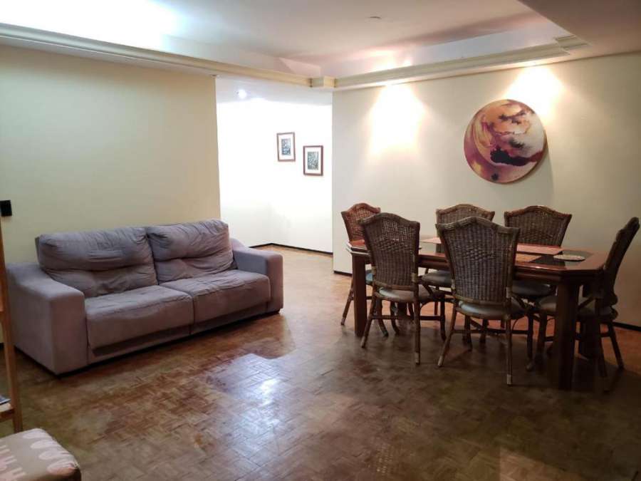 Amplo apartamento na praia do futuro