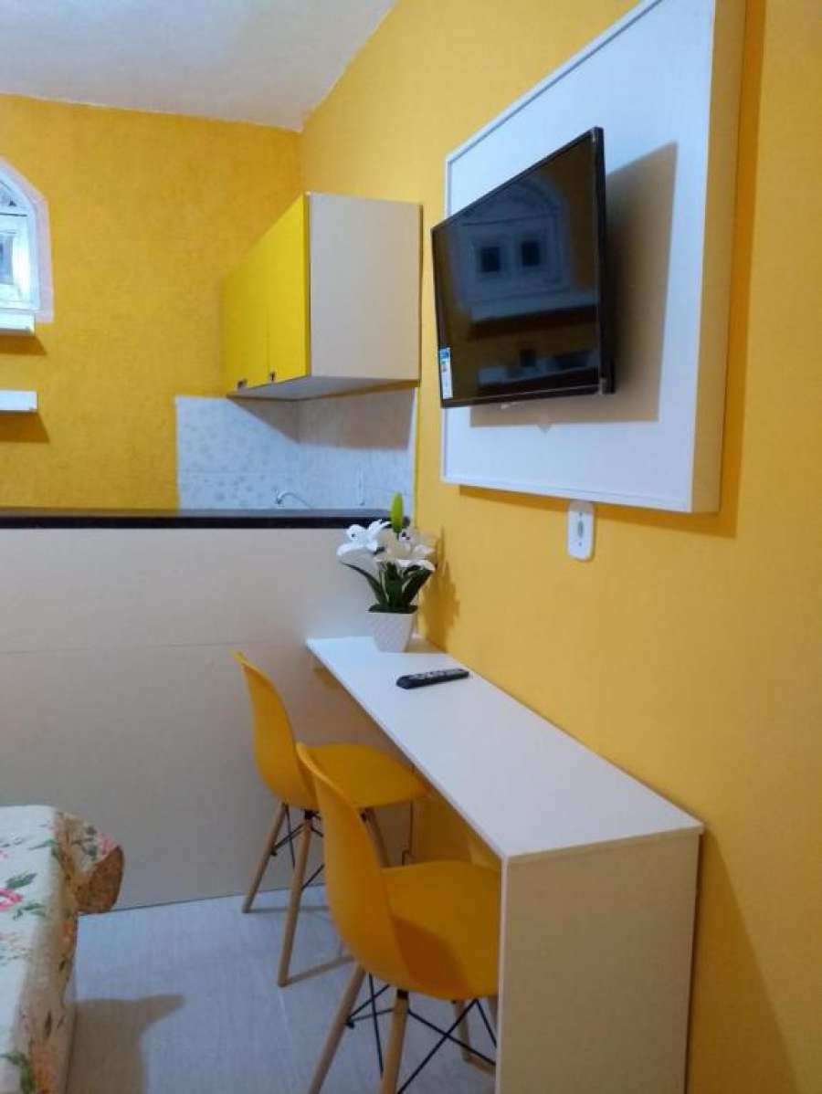 Kitnet Amarela