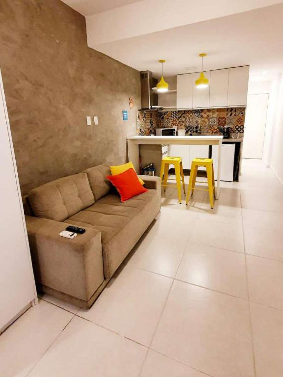Studio em Copacabana colado no Metrô 2mim da praia