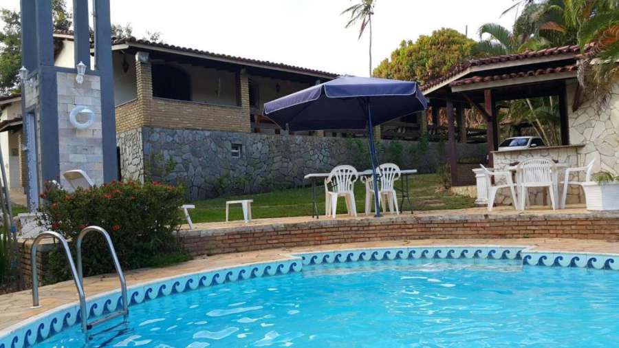 Sítio com piscina