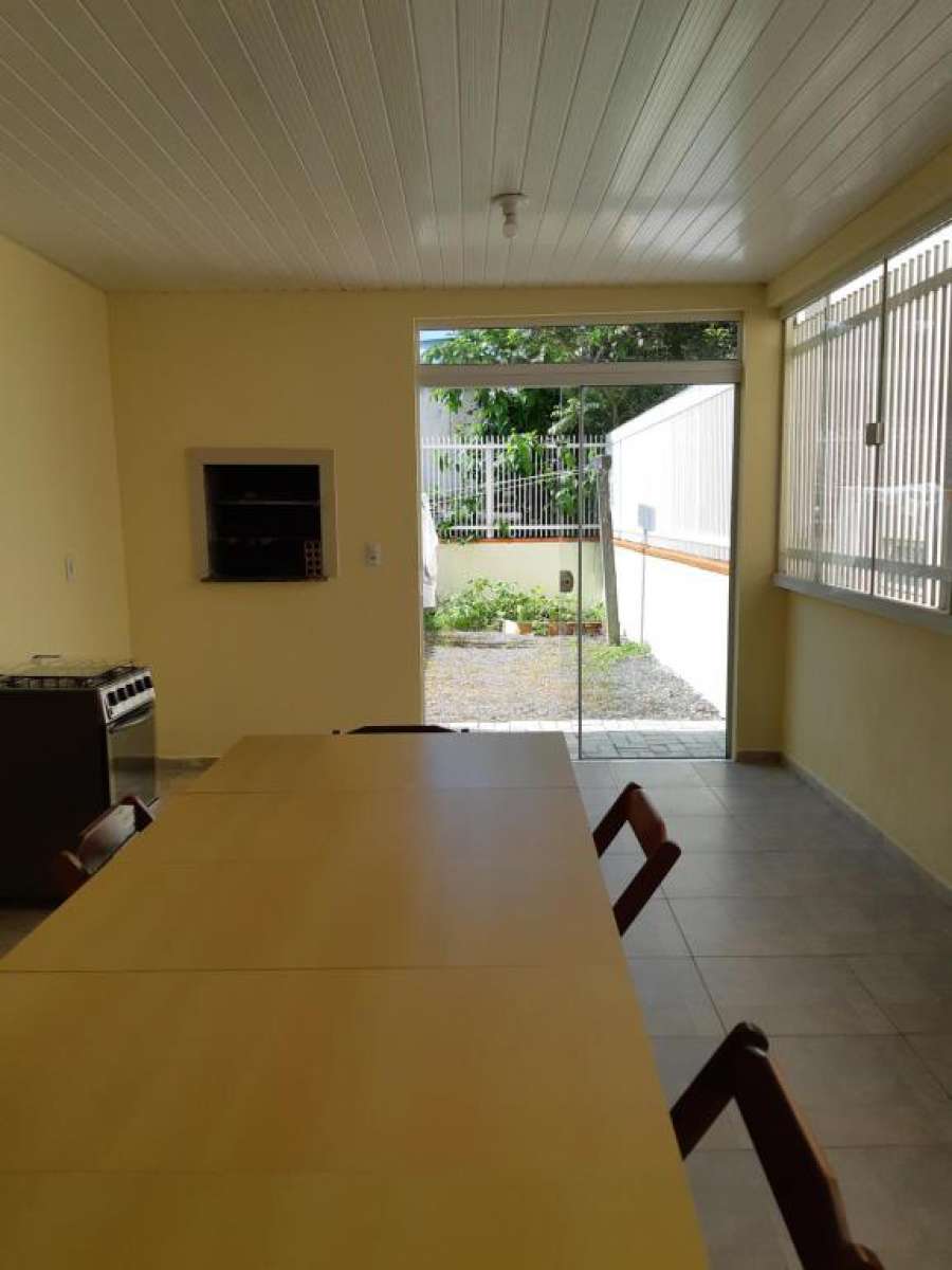 Casa com ótima localização