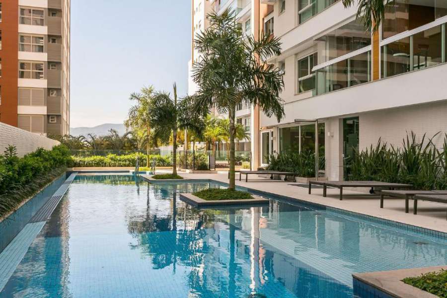 Apartamento com infraestrutura de clube na Beira-mar norte CA02