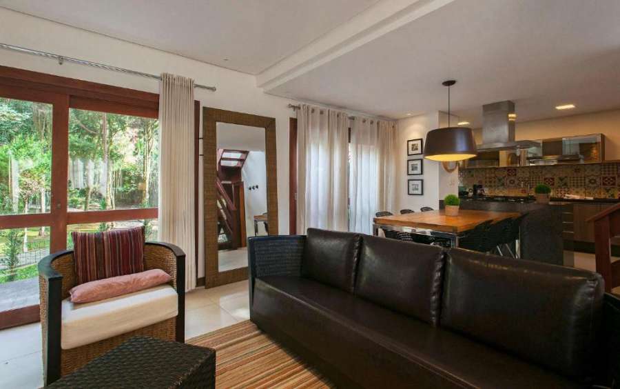 VILLA CASA 11 : TRIPLEX 3 SUÍTES EM CONDOMÍNIO COM PISCINA