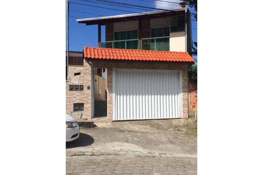 Casa em Bombinhas Praia de Zimbros para 8 pessoas