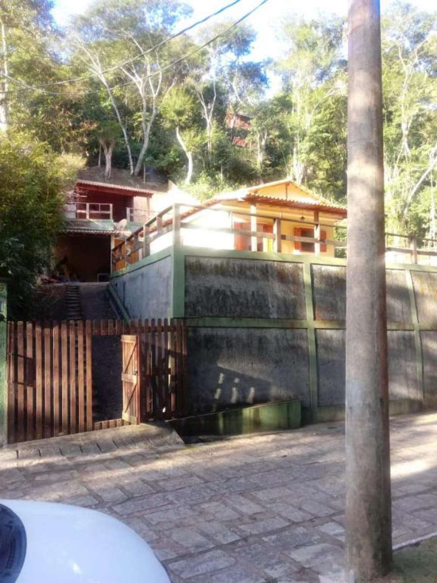 Casa em meio as montanhas de Itaipava