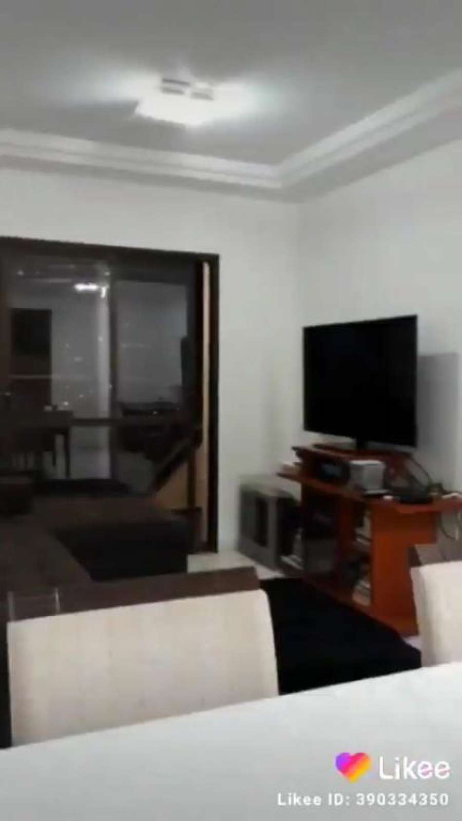 Quartos em Apartamento.