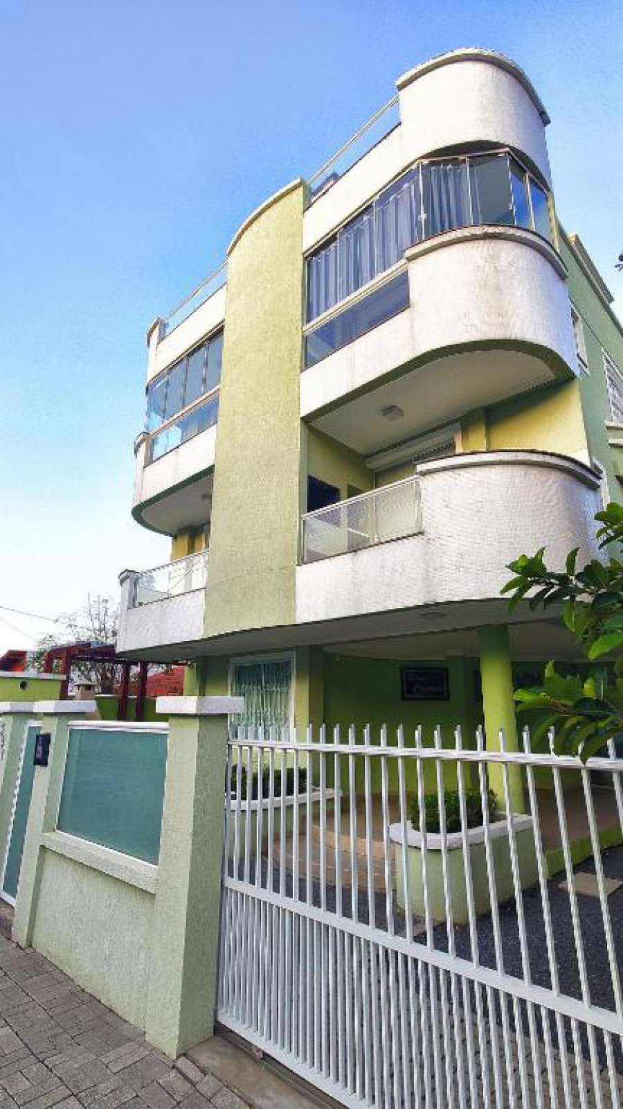 Excelente Apartamento na Praia de Bombinhas.