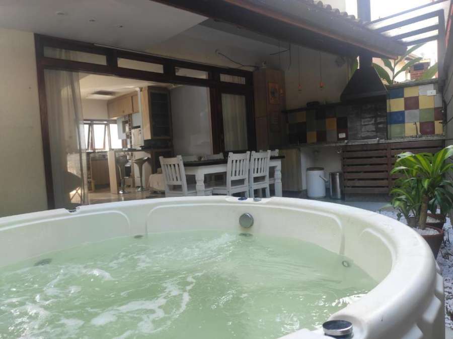 Linda casa de condomínio em Juquehy