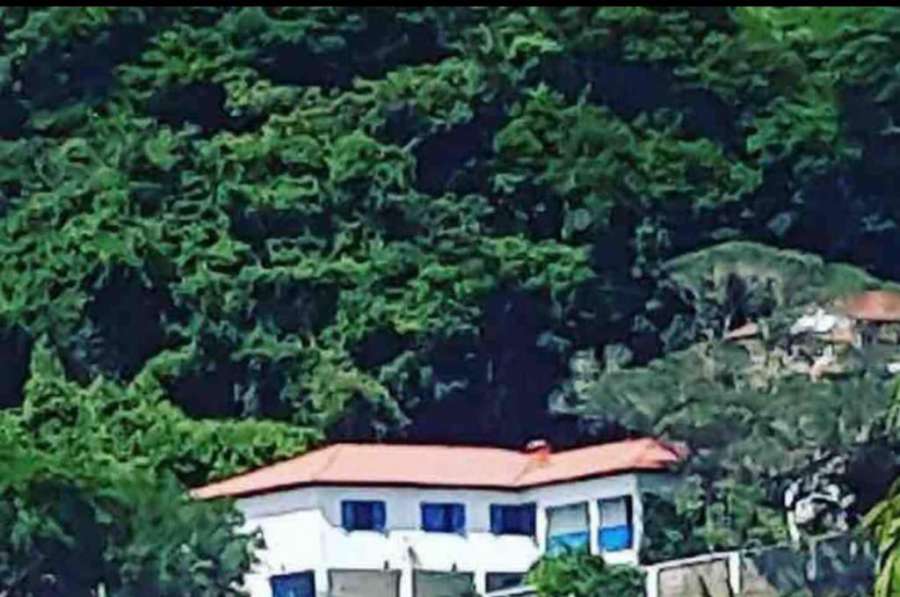 Casa paradisíaca com boate particular