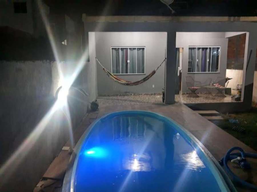 Casa com piscina pero