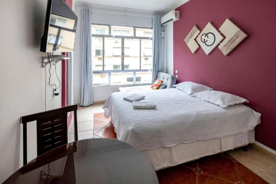 Studio economico com vista para o mar no posto 2 em Copacabana!