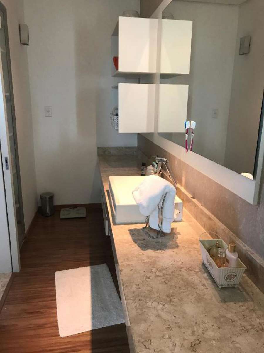 Apto 3 quartos no Corredor da Vitoria
