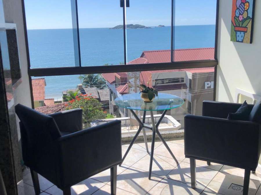 Vista romântica em apartamento confortável a 30 metros do mar