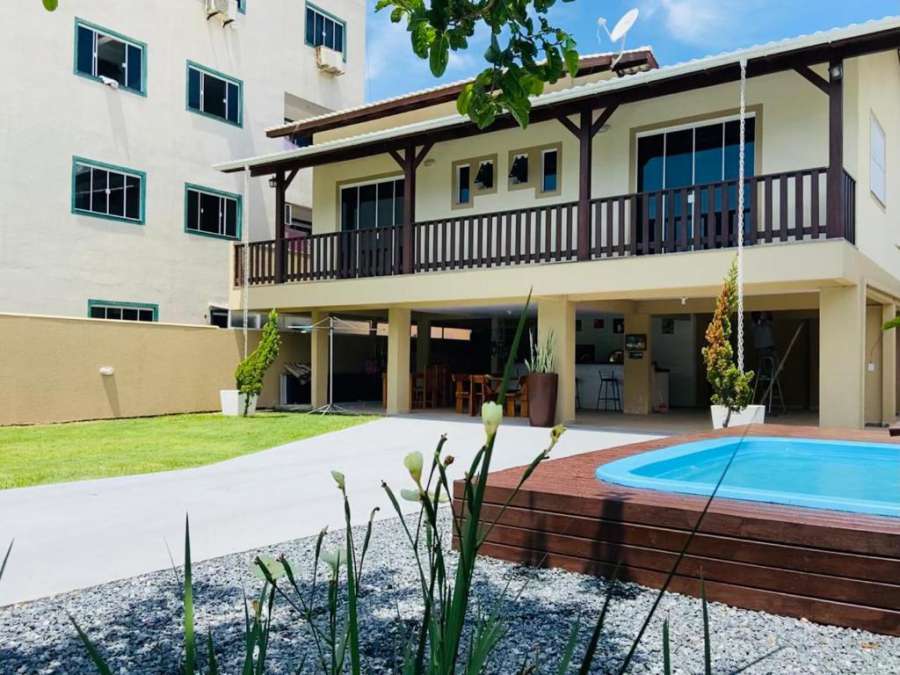 Casa com Piscina para até 10 pessoas