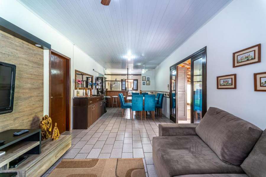 CASA 3 QUARTOS COM AR TV A CABO E WI-FI