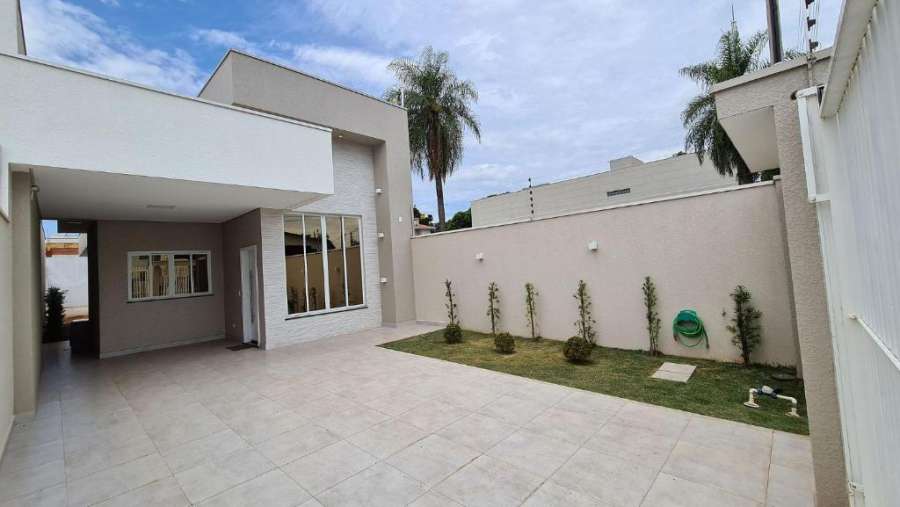 Novissima e linda casa na regiao central de Foz