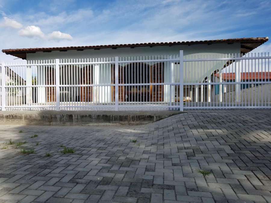 Aconchegante casa no Balneário Ipanema.Pr
