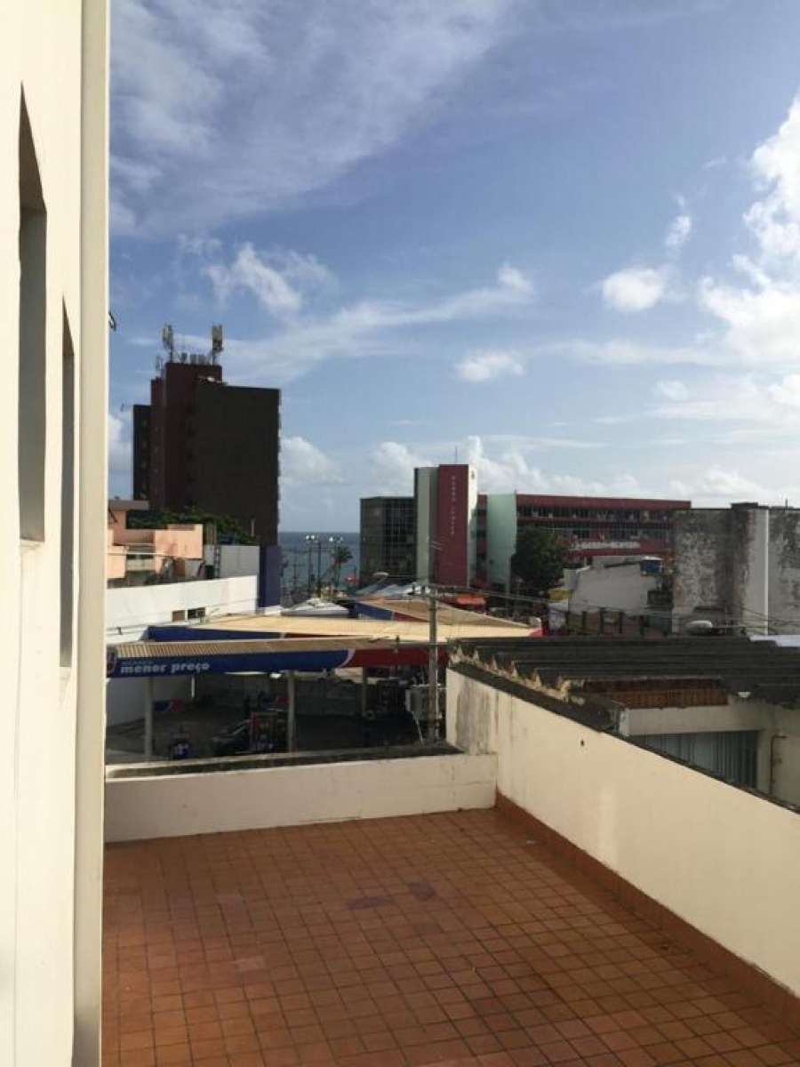 Apartamento na Barra 2 Quartos com Garagem e Varanda