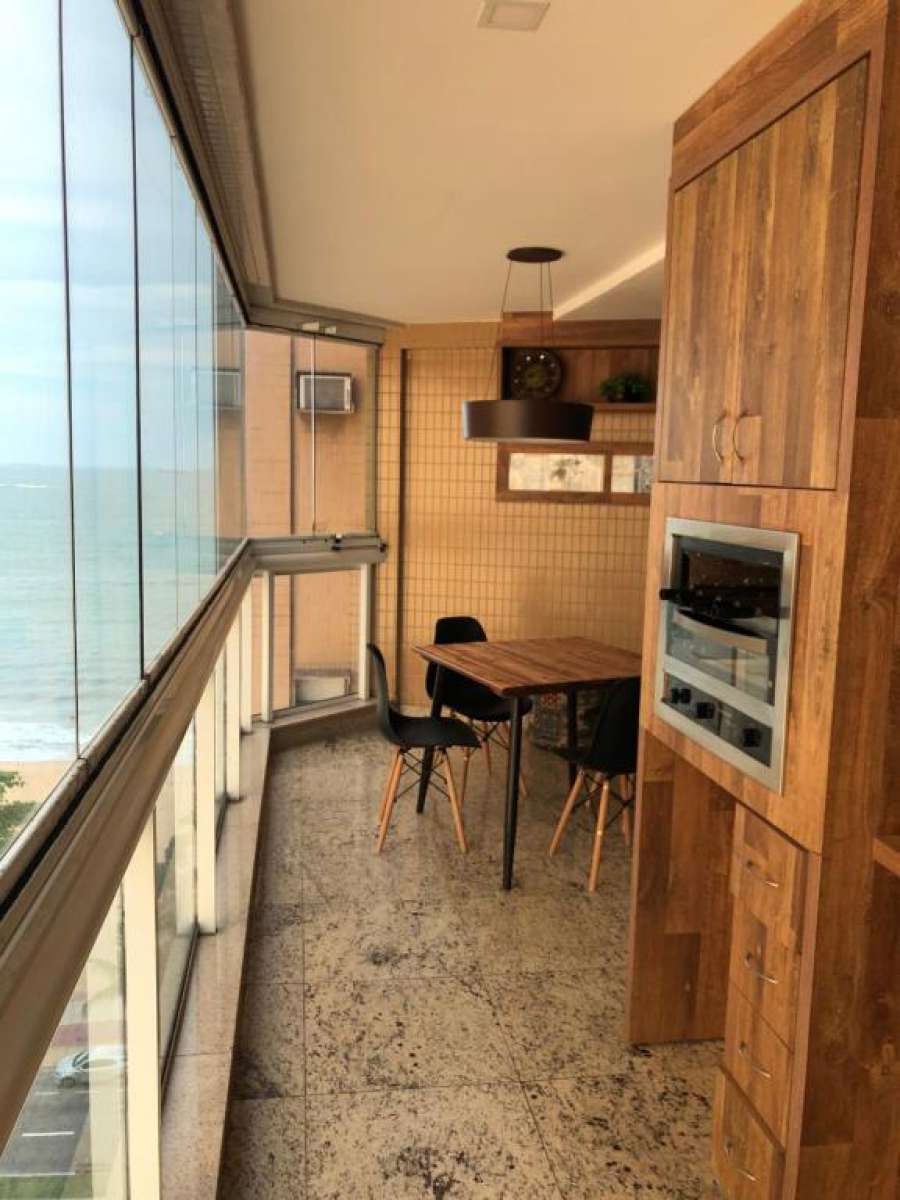 Apartamento IMPECAVÉL - Prédio em frente ao mar