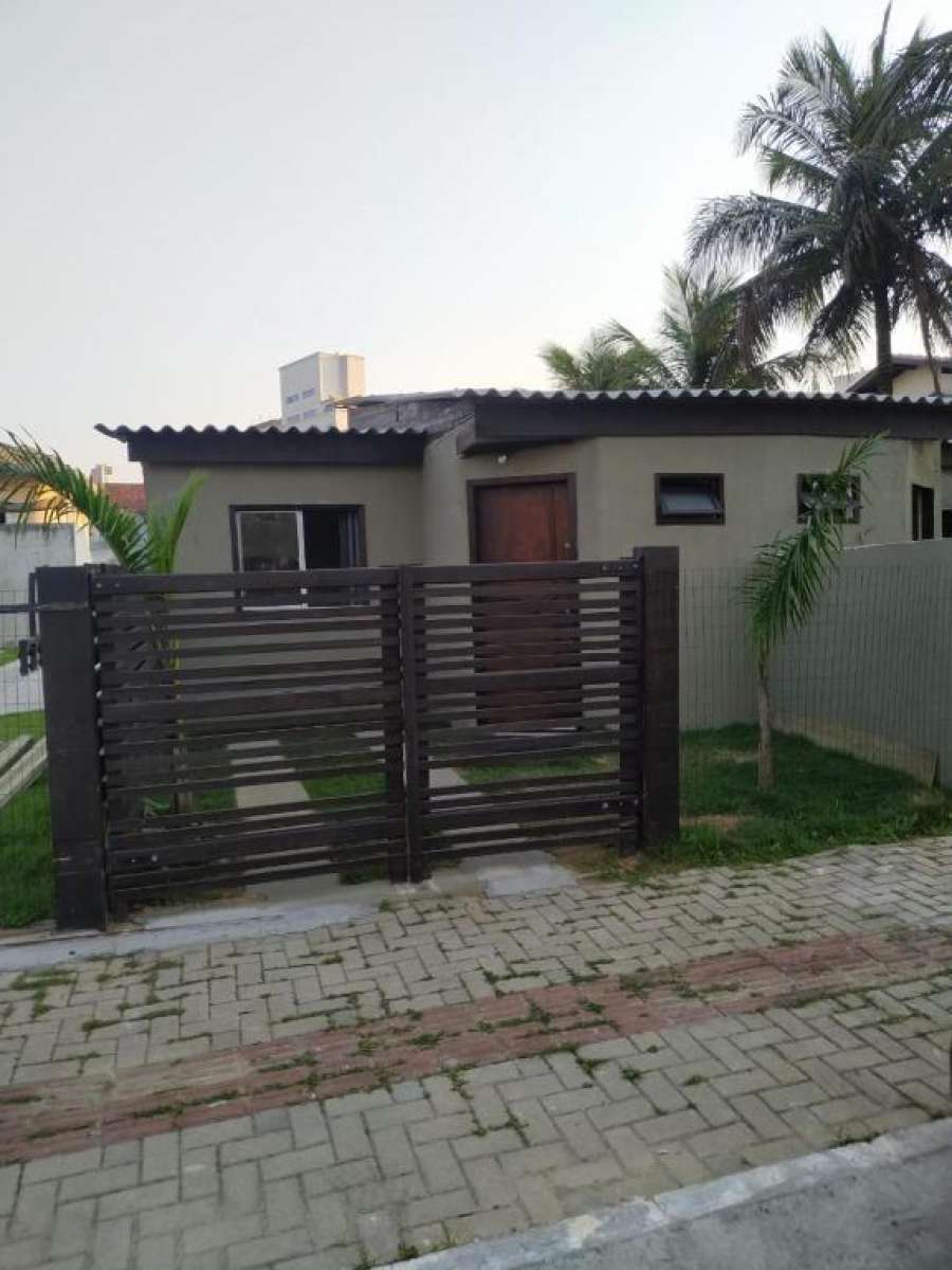 Casa na Quadra do Mar Praia Brava