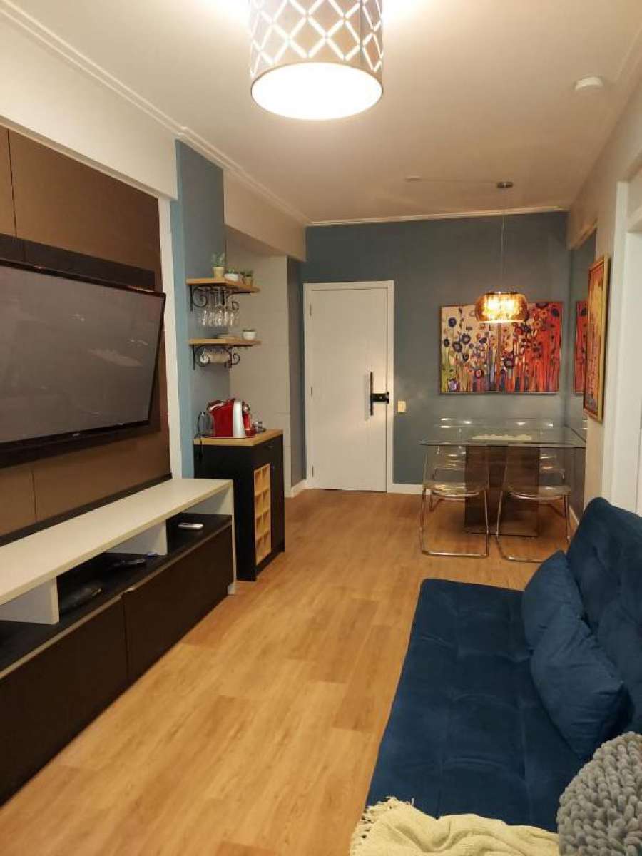 Apartamento em condomínio-clube perto de tudo.