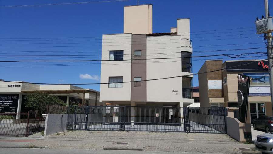 APARTAMENTO MEIA QUADRA DO MAR
