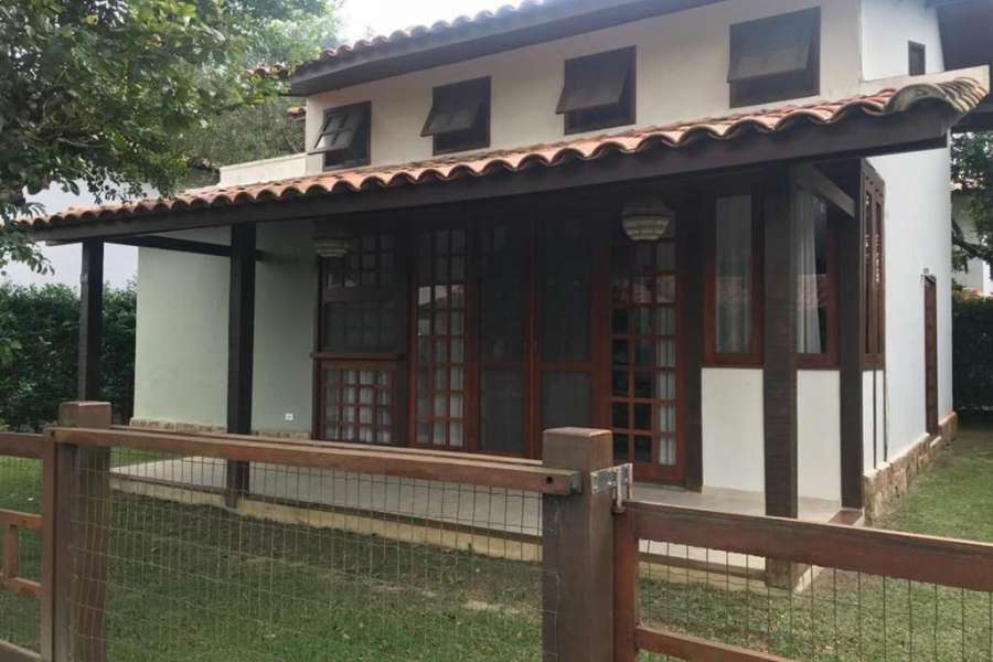 LINDA CASA EM CONDOMINIO EM MANGUINHOS 4qts