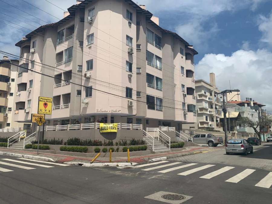 Lindo apartamento em Canasvieiras a uma quadra do mar - próximo ao Trapiche dos Barcos Piratas