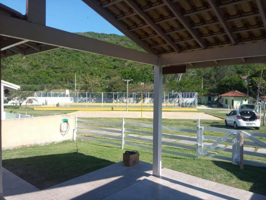 Casa em condomínio Peró
