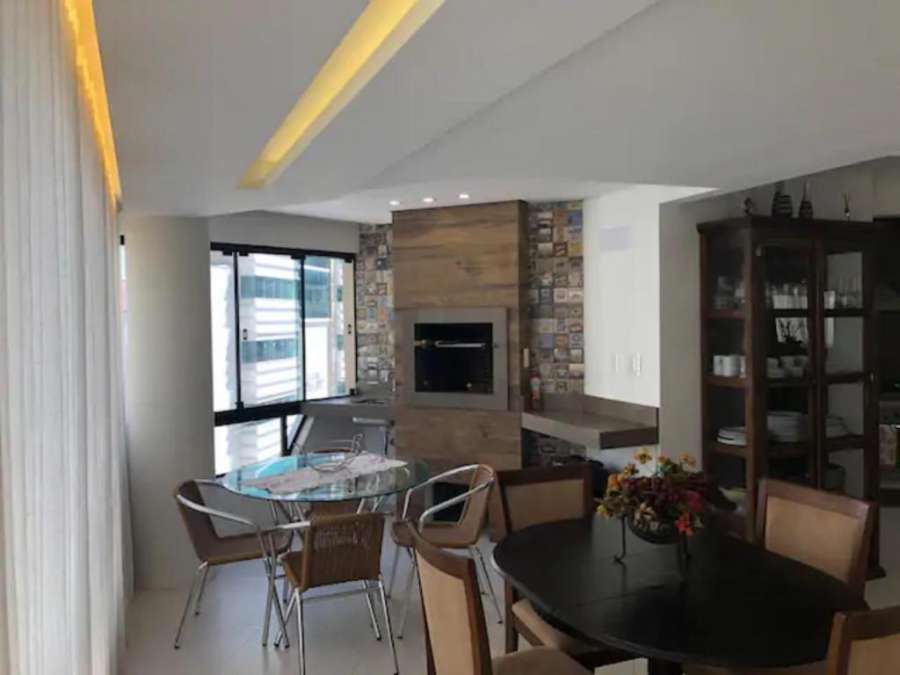 Apartamento Bem localizado Meia Praia excelente