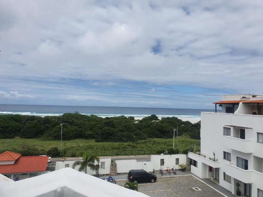 Cobertura duplex na Praia Grande em Arraial