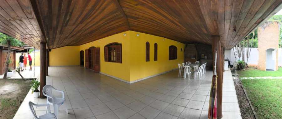 Casa Daslis Espaçosa e Bem Localizada