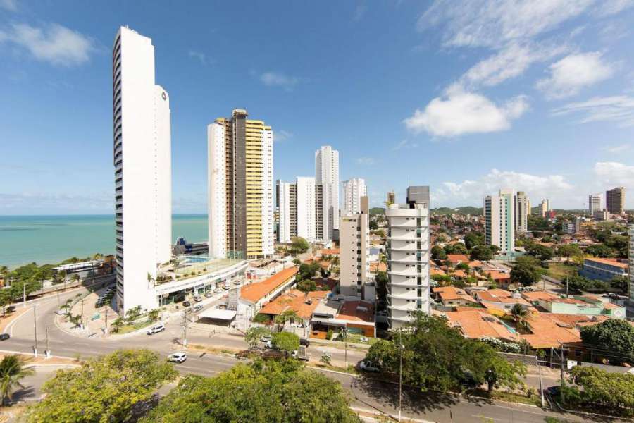 Flat novo próximo à orla no Ilusion Hotel por Carpediem
