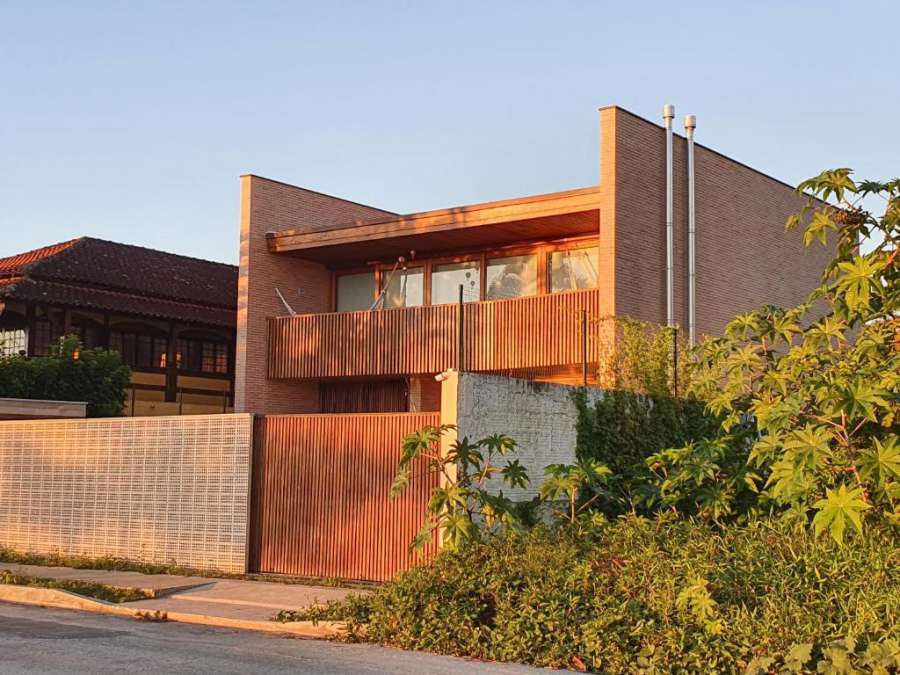 Casa moderna de frente para o mar na Jabaquara