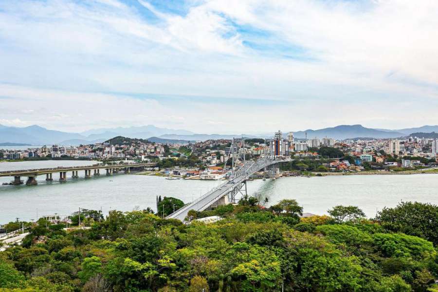 Apartamento em condomínio com infra completa e vista mar CA17
