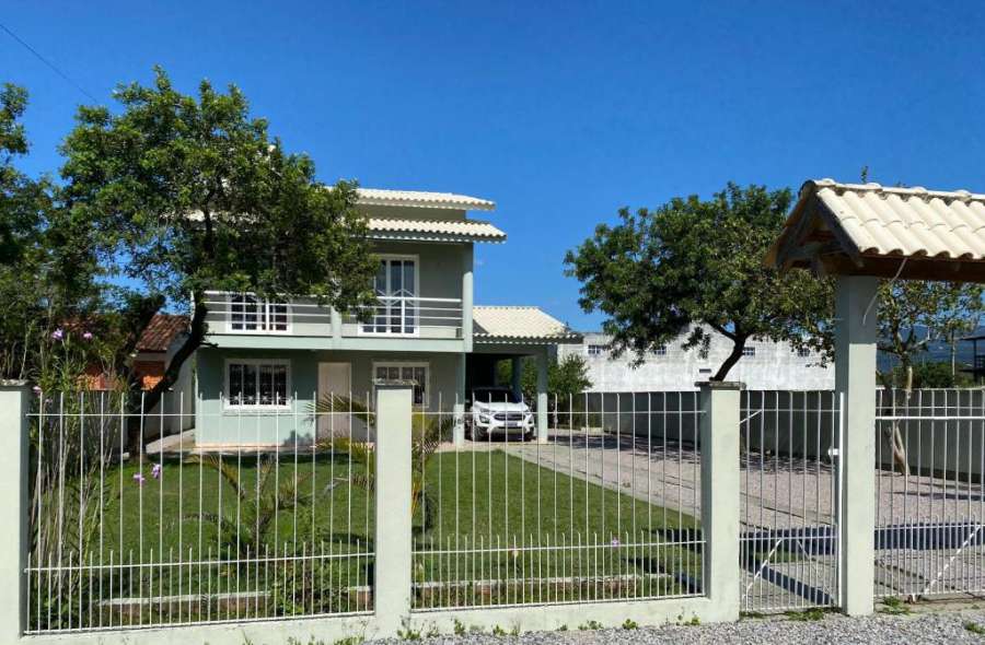 Casa temporada de dois pisos - Praia da Pinheira