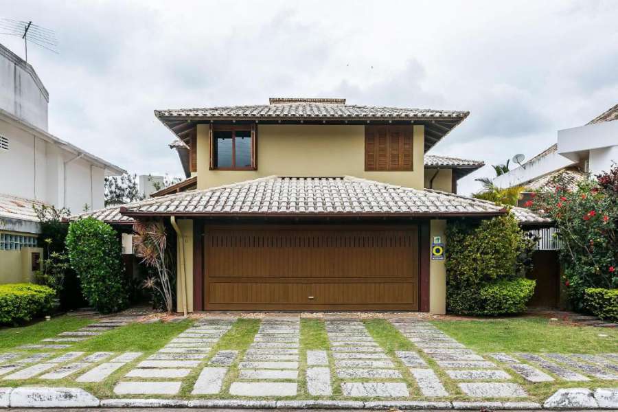 Linda casa em condomínio super seguro na Lagoa da Conceição