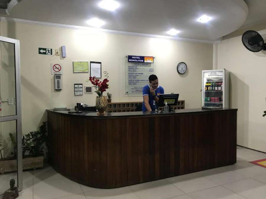 Hotel Monólitos