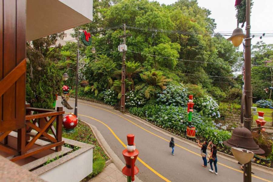 Alto da Colina 103 - 2 suítes junto à Rua Torta Praça das Etnias