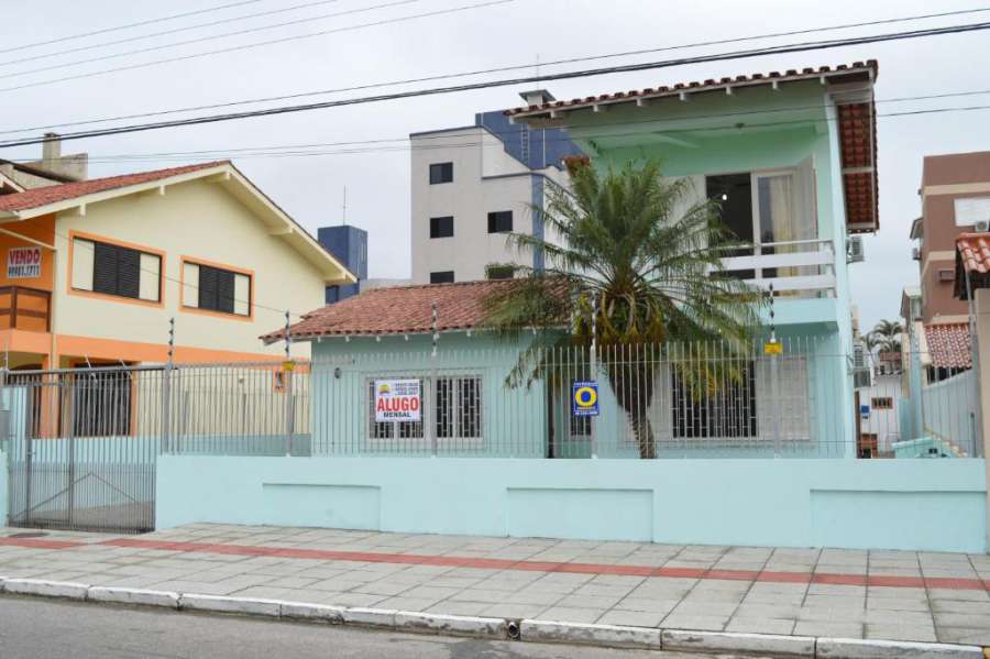 CASA BROLLO IGREJA