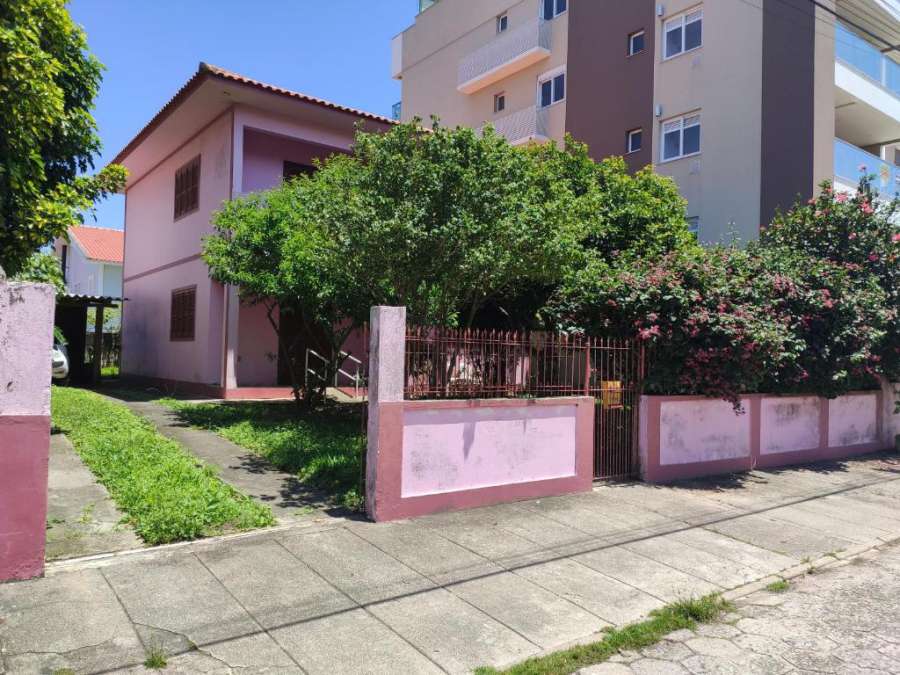 Casa 1 quadra da praia da vila Imbituba - sc