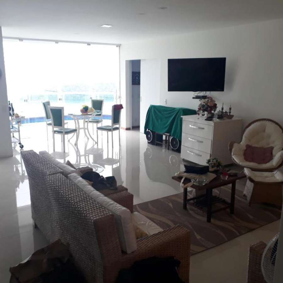 Mansão em Conceição de Jacareí.