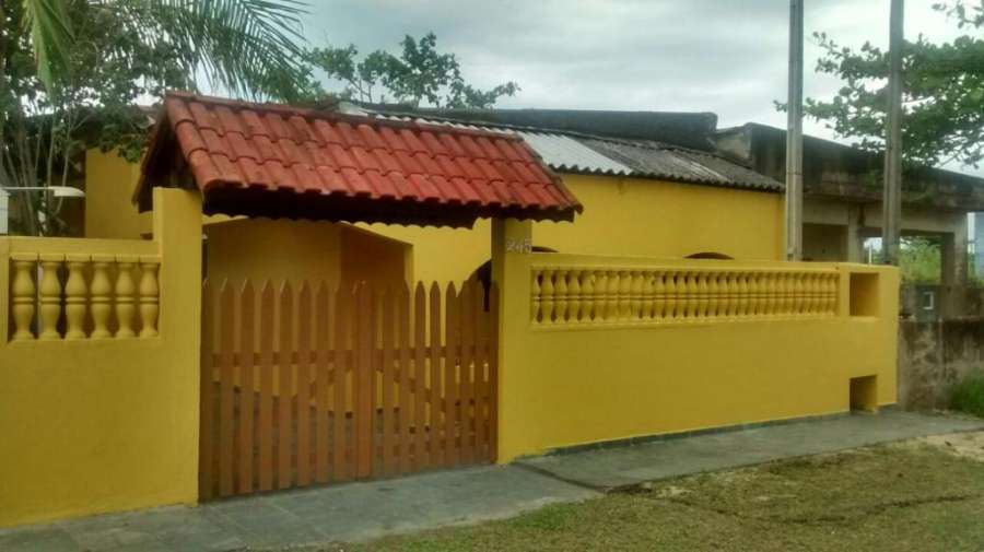Casa no Balneário Curitiba