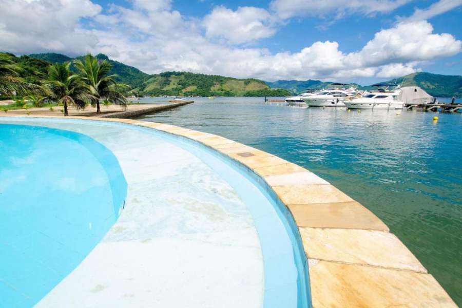 Casa em condomínio de alto padrão - Angra dos Reis