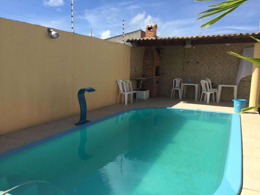 Condomínio de três casas
