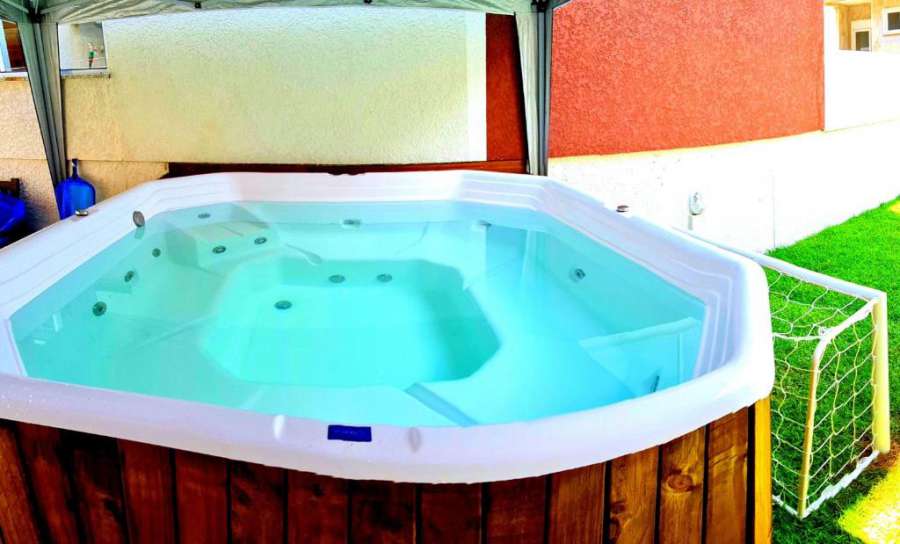 Ingleses - apê perto da praia com jacuzzi!