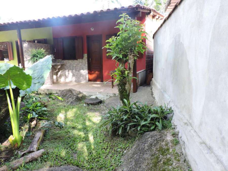 Quarto amplo vermelho