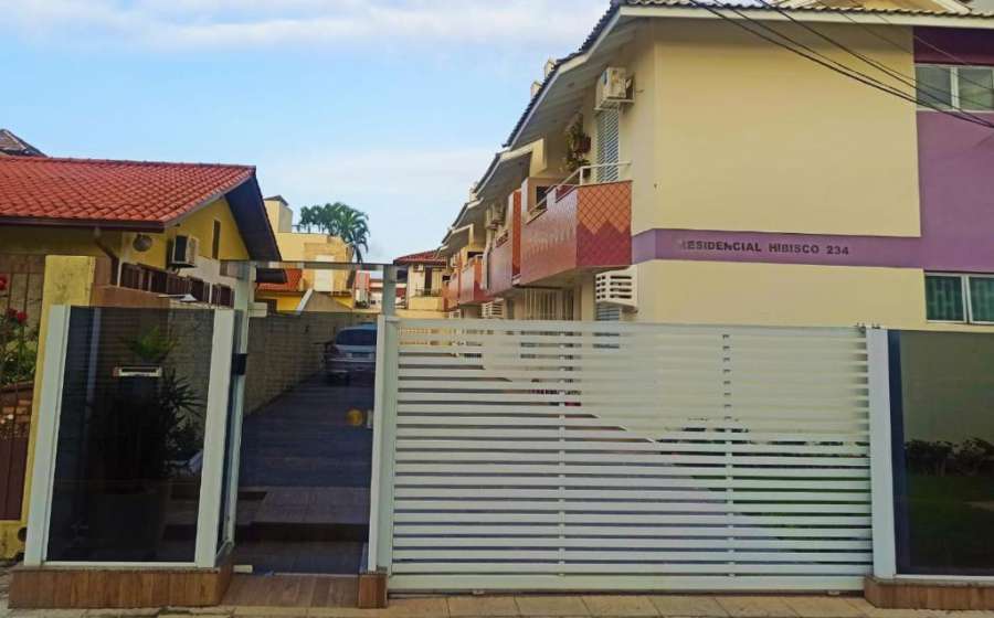 Apartamento a 4 quadras da praia